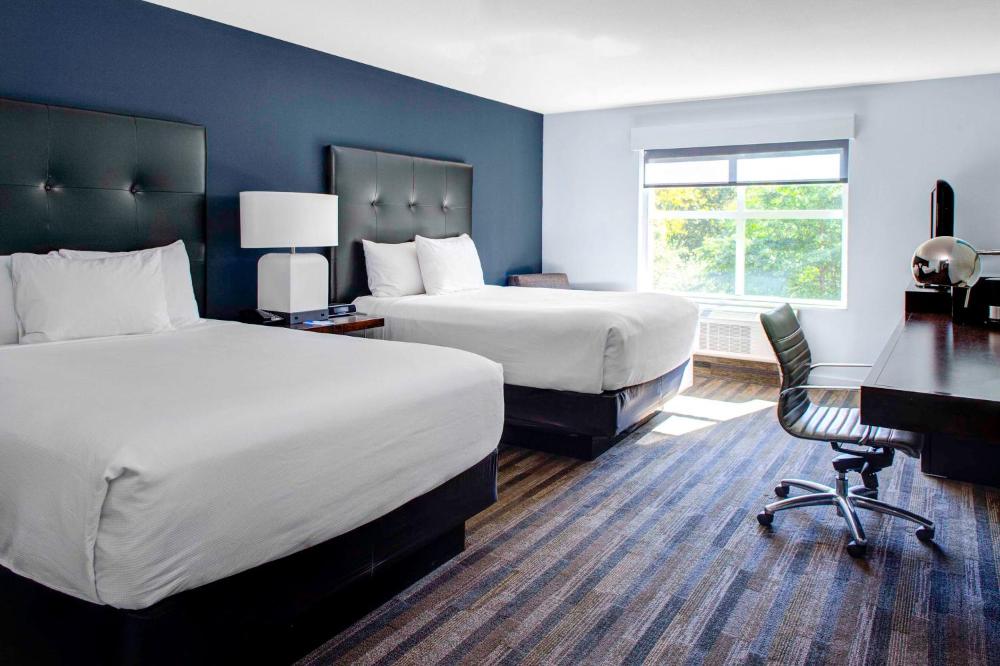 Queen Room with Two Queen Beds interior