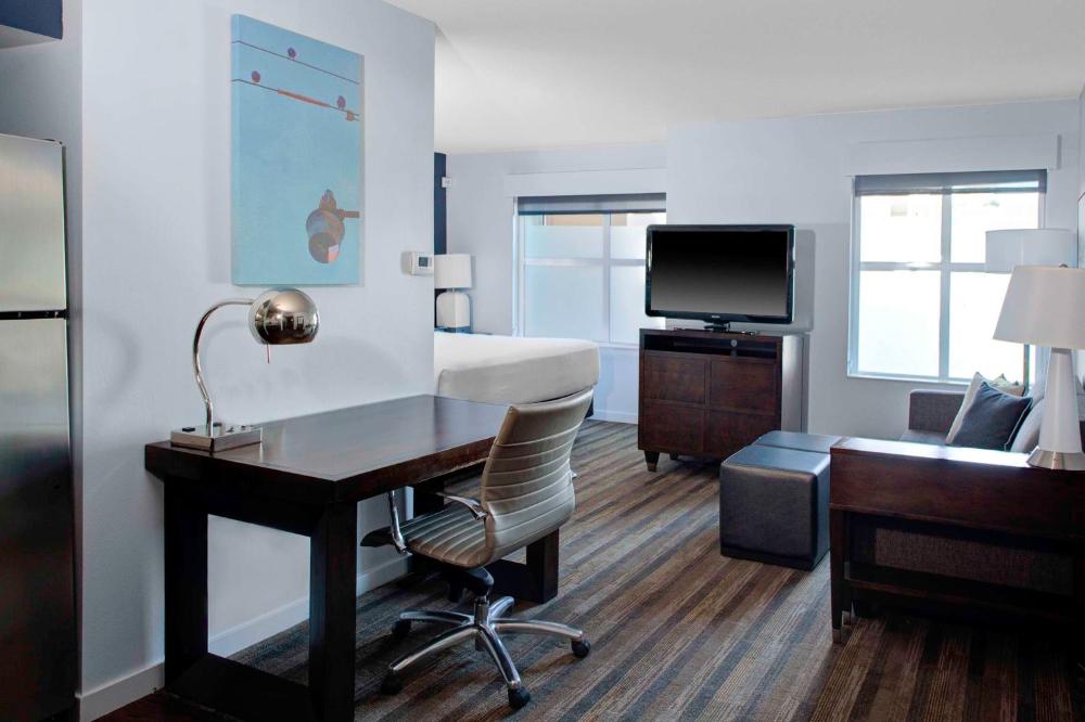King Studio with Sofa Bed interior